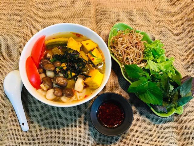 Bún ốc phủ Tây Hồ